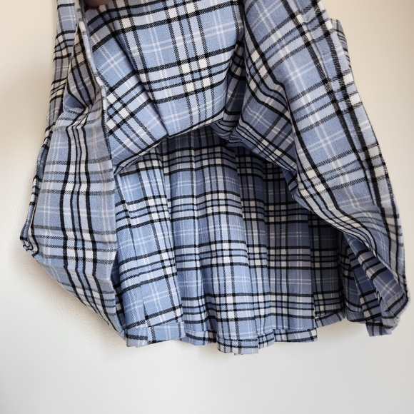 Hollister Ultra High-Rise Junior's Pleated Mini Skirt Light Blue Plaid Sz. Large - Picture 5 of 15